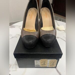 Vintage Chanel pumps disco